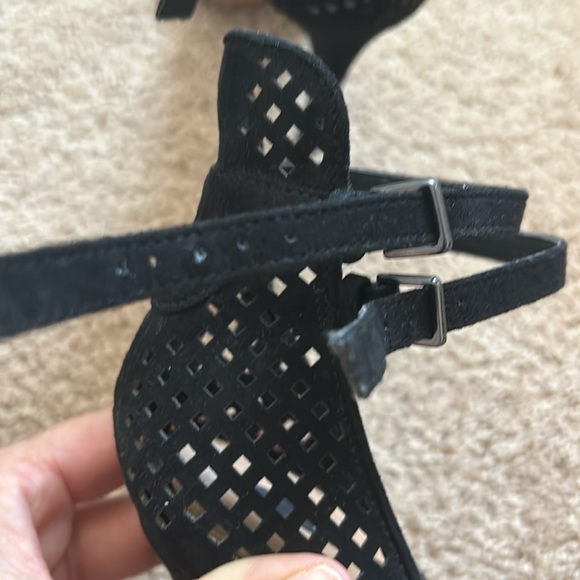 Forever XXI pointed toe heels - Picture 5 of 7